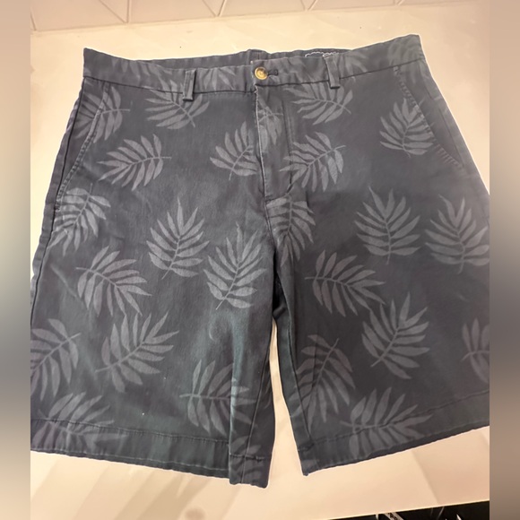 Vineyard Vines Men’s Breaker Shorts – Size 36 – Navy Palm Leaf Print - Picture 1 of 2